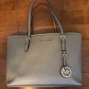 Michael Kors - Jet Set Small Tote